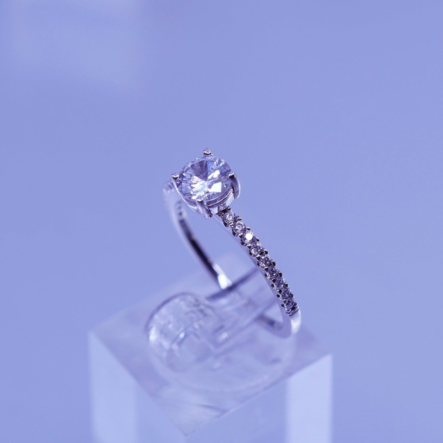 Size 7.5, vintage Sterling 925 silver handmade band ring with cluster Cz