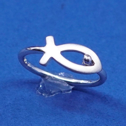 Size 4, vtg sterling silver handmade ring, 925 men’s band engraved fish