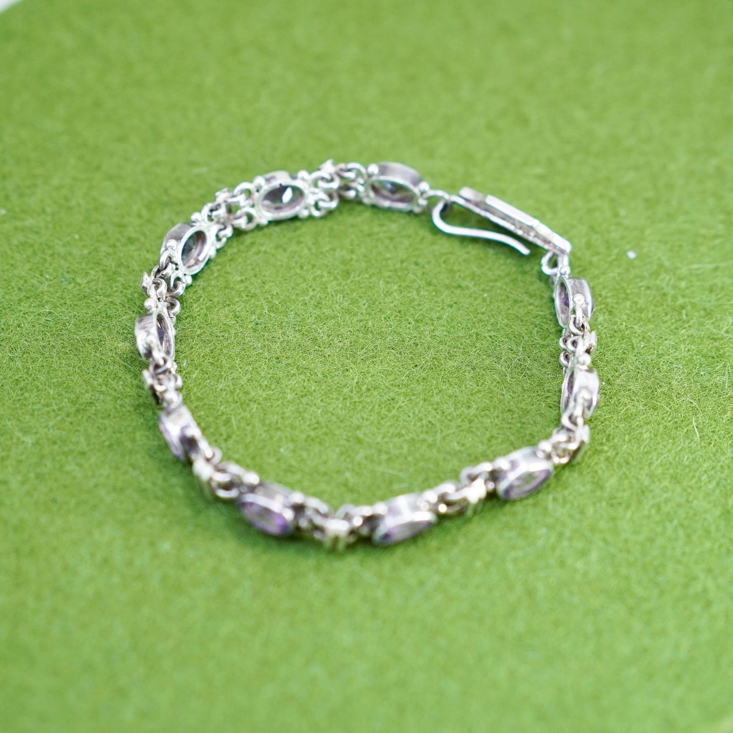 7.25”, Vintage Sterling 925 silver handmade bracelet with amethyst