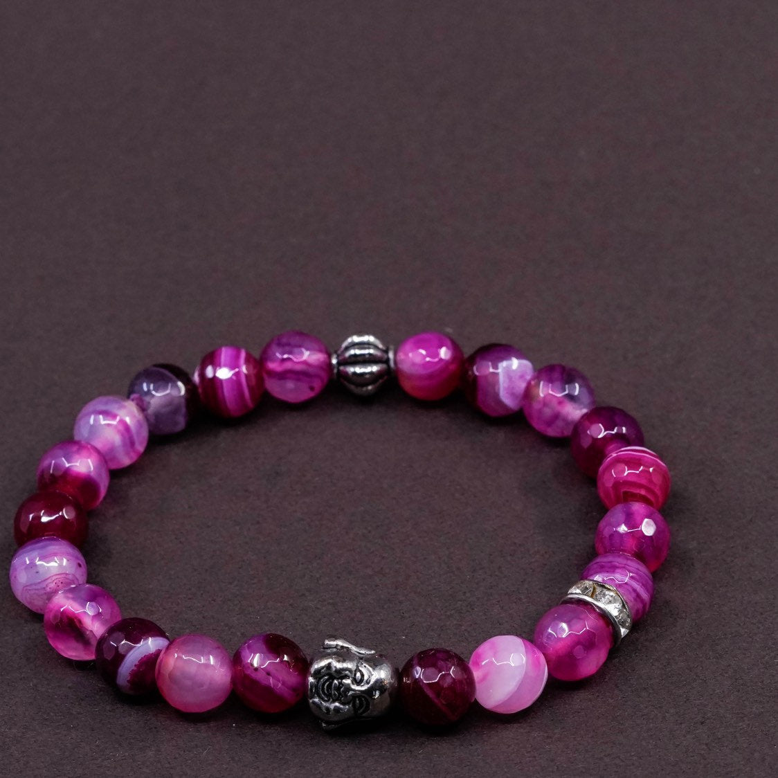 vtg handmade bracelet, elastic band w/ pomegranate red agate beads