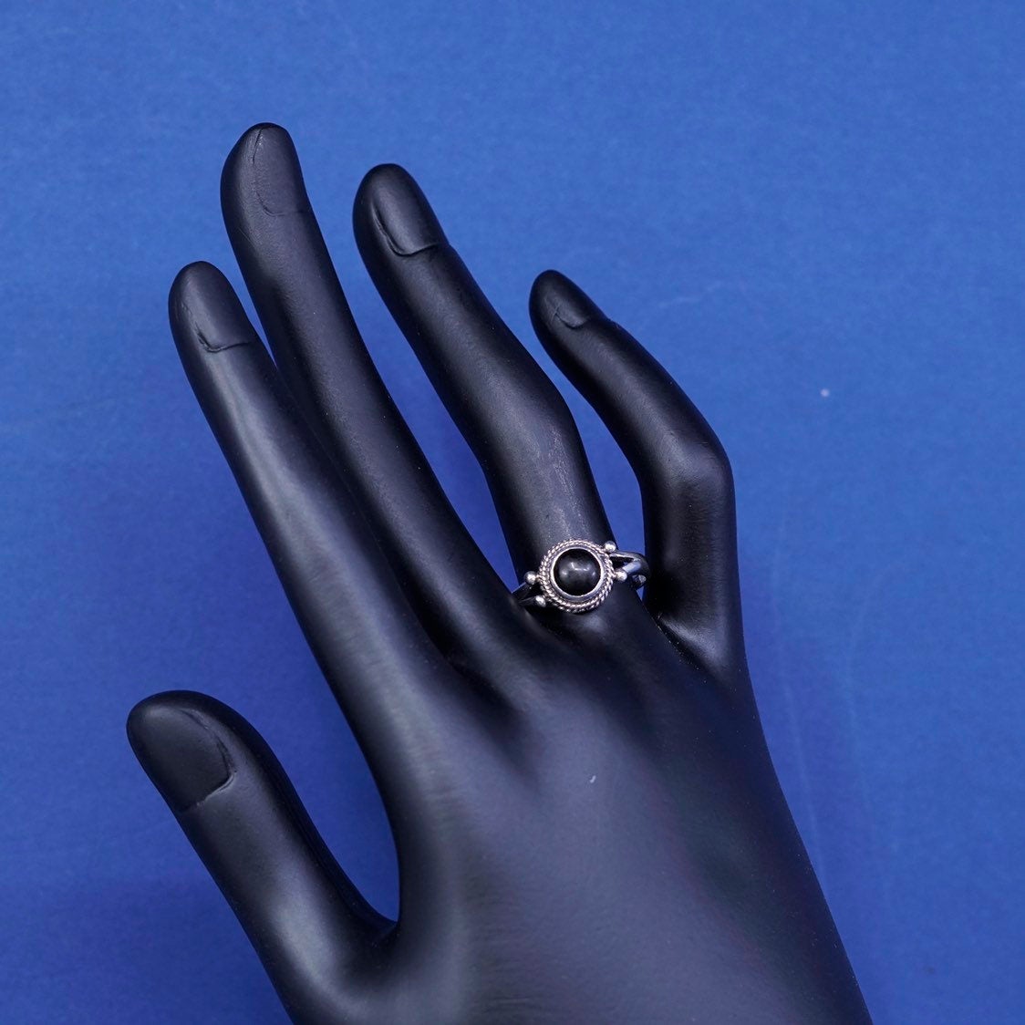 Size 8.5, vtg Sterling silver handmade ring, 925 w/ onyx N beads