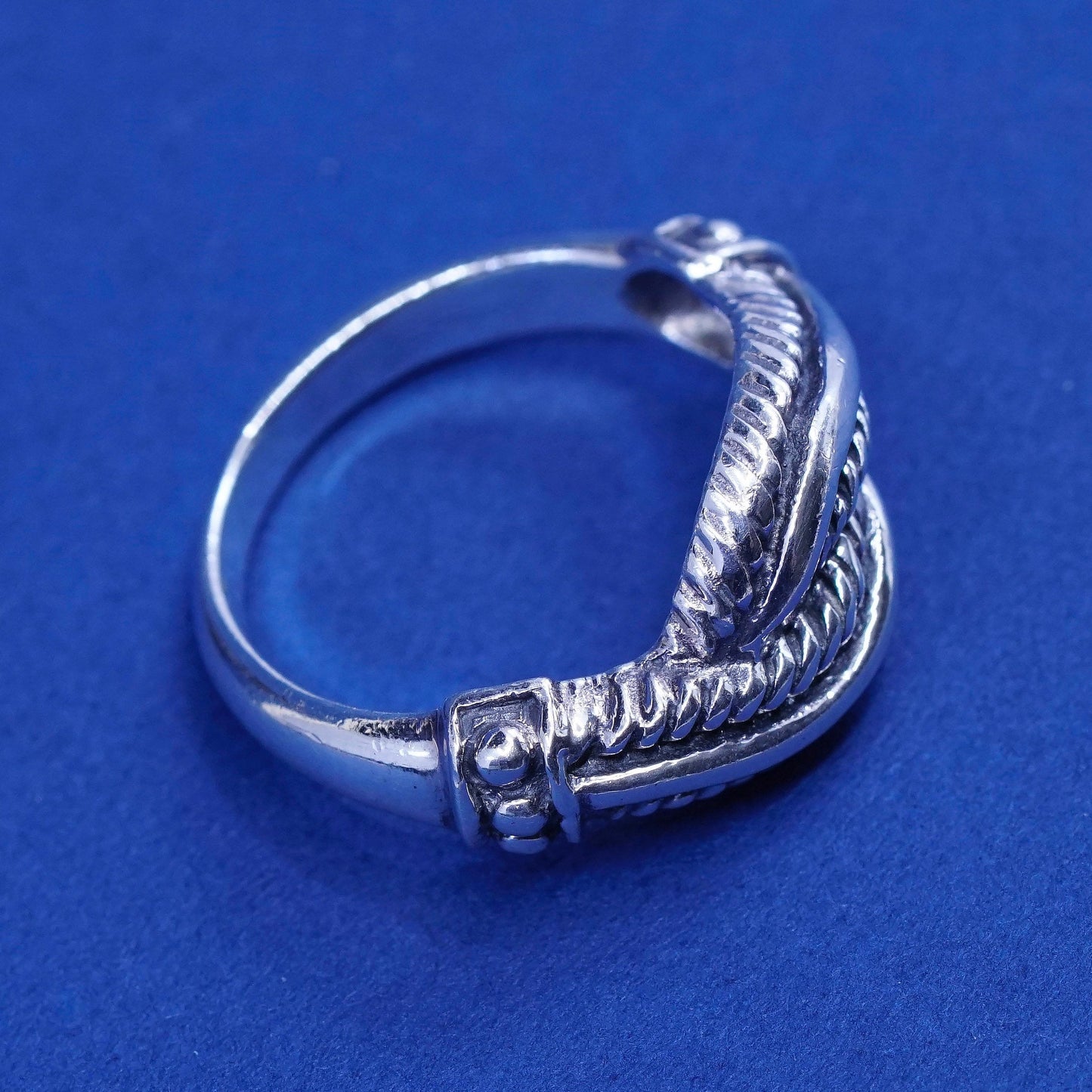 Size 8, vintage Sterling 925 silver handmade ribbed cable ring