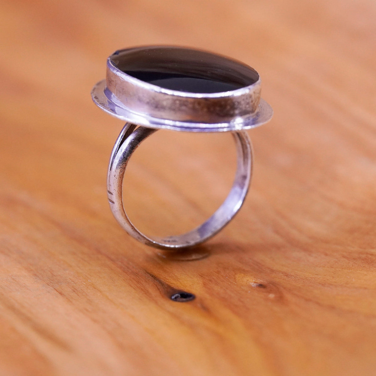 Size 8, vintage Mexico Sterling 925 silver handmade ring with oval onyx