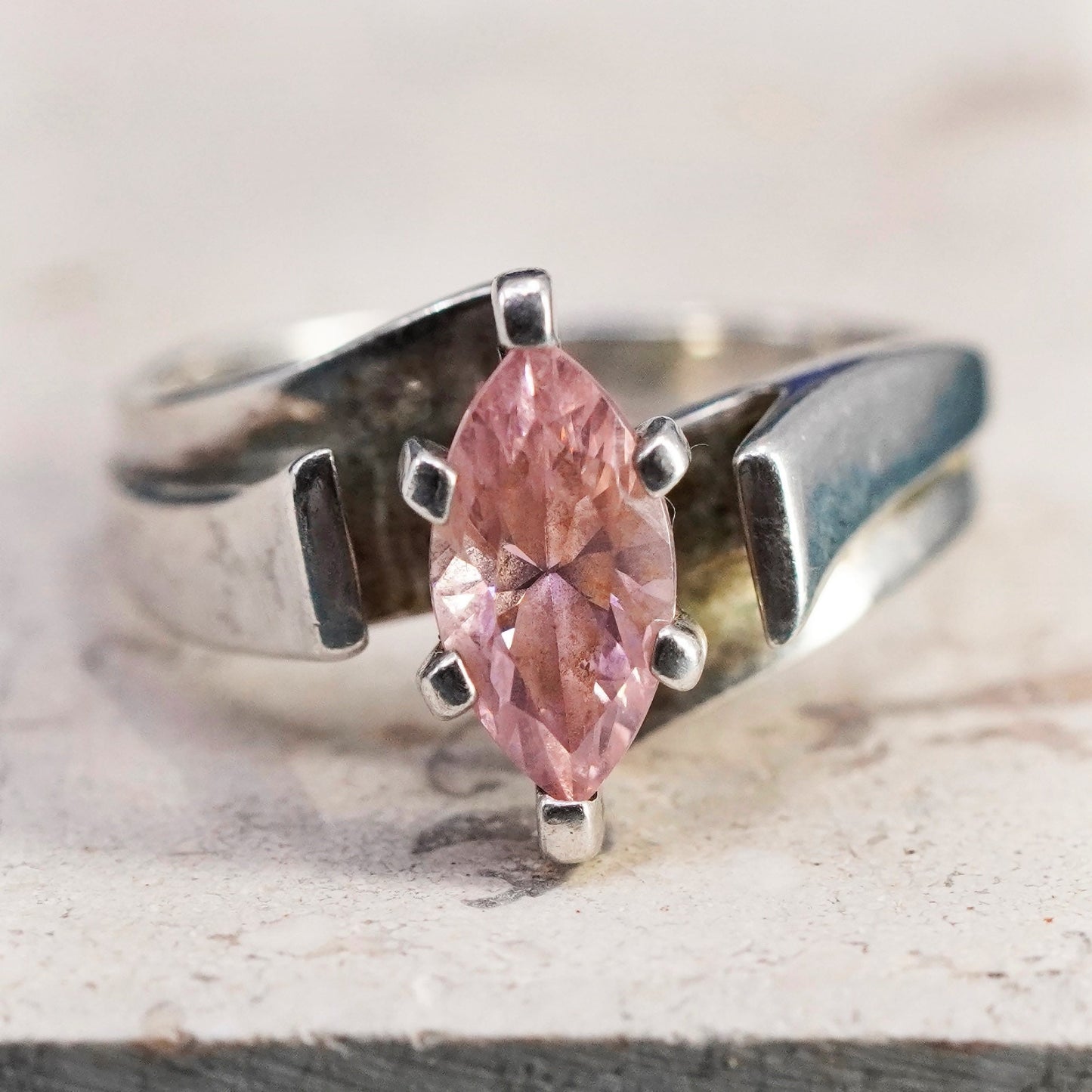 Size 6.25, vintage Sterling 925 silver handmade ring with pink crystal