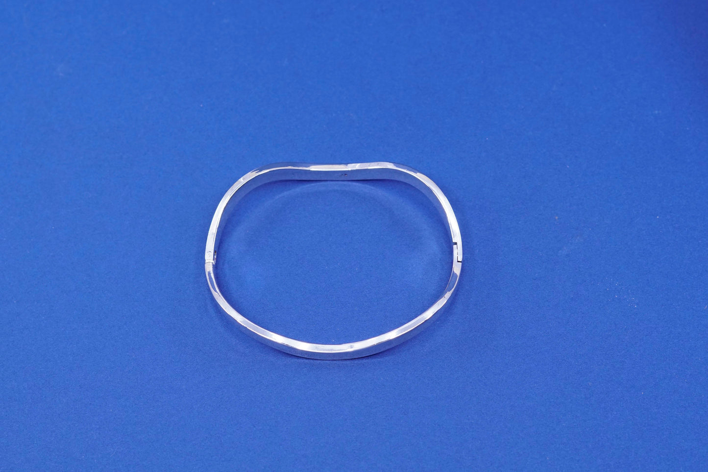 7.25”, vintage sterling silver handmade bracelet, 925 wavy hinged bangle