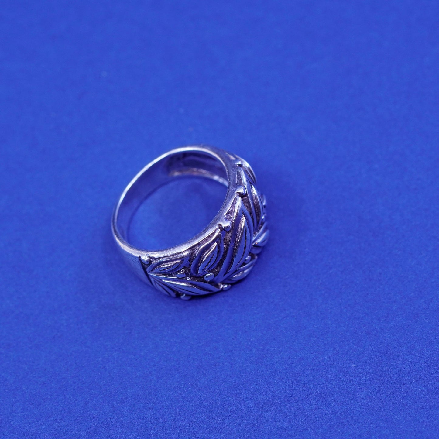 Size 7, vintage Sterling silver handmade ring, 925 leaves band