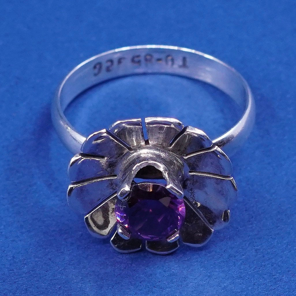 Size 9.25, vtg Sterling silver handmade ring, 925 flower w/ amethyst ring