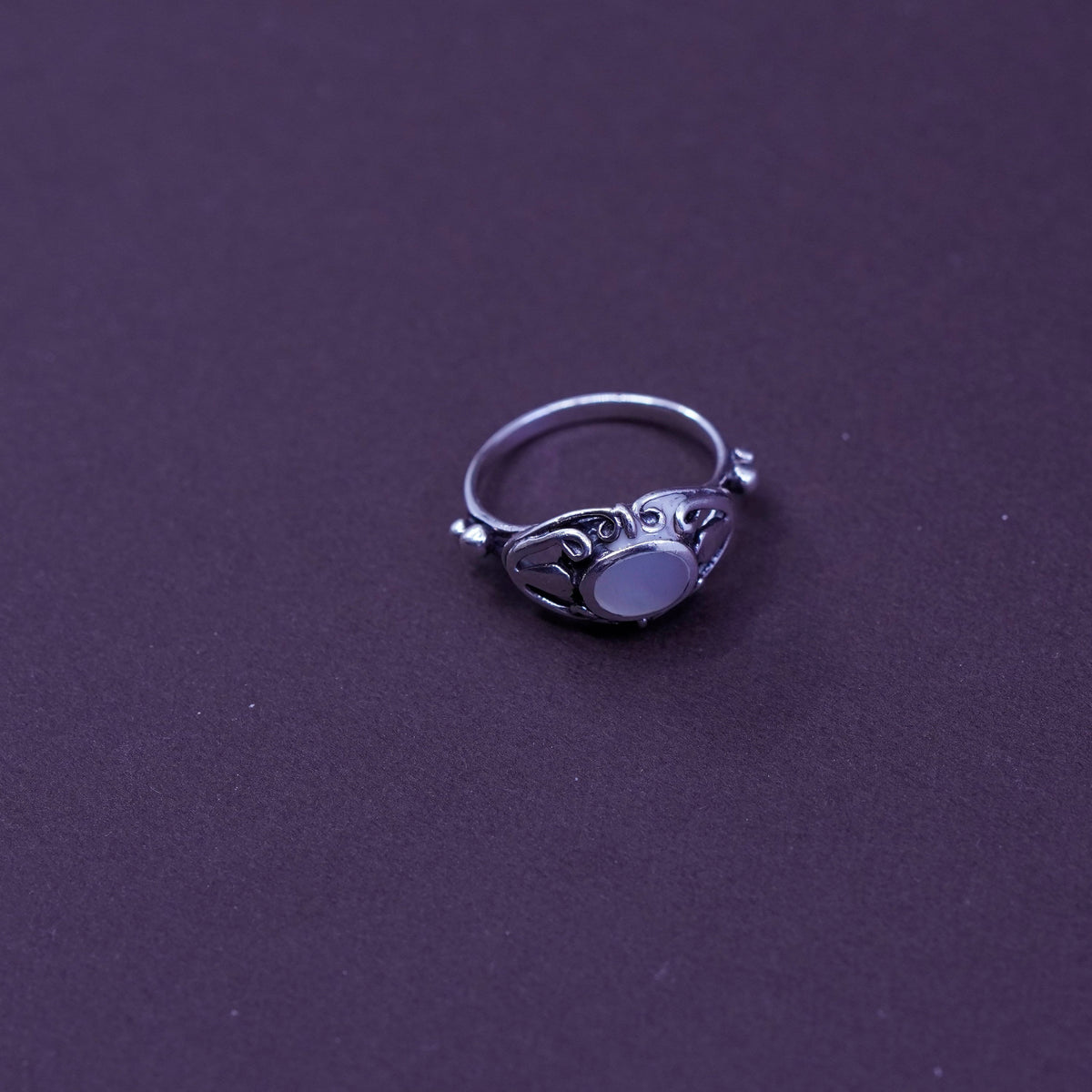 Size 3.75, vtg Sterling 925 silver handmade ring w/ mother of pearl N filigree