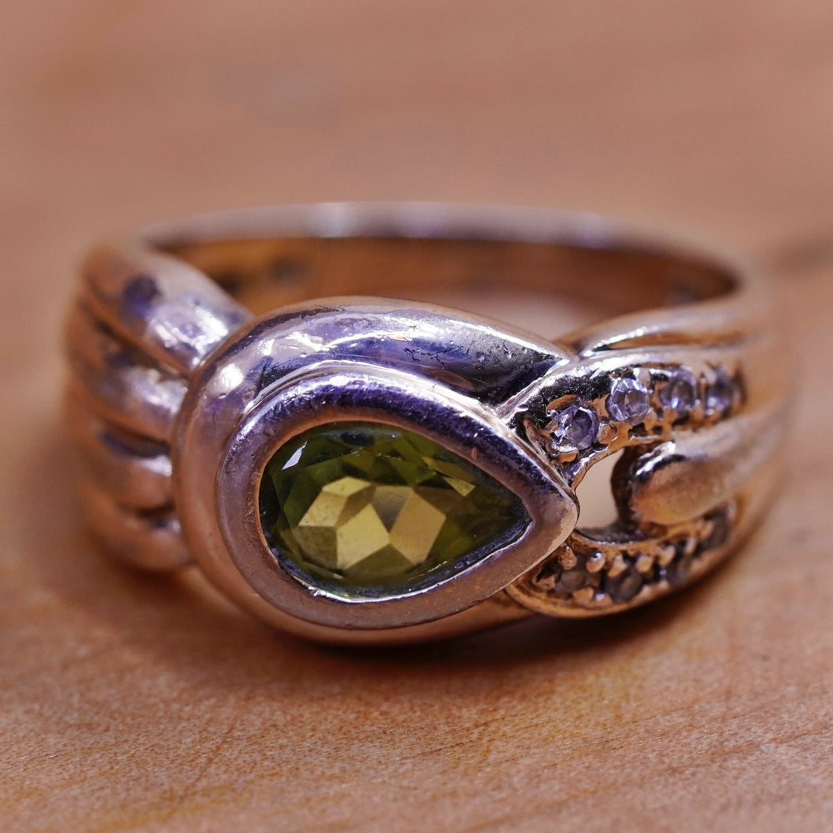 Size 6, Sterling 925 silver handmade ring with teardrop peridot and diamond