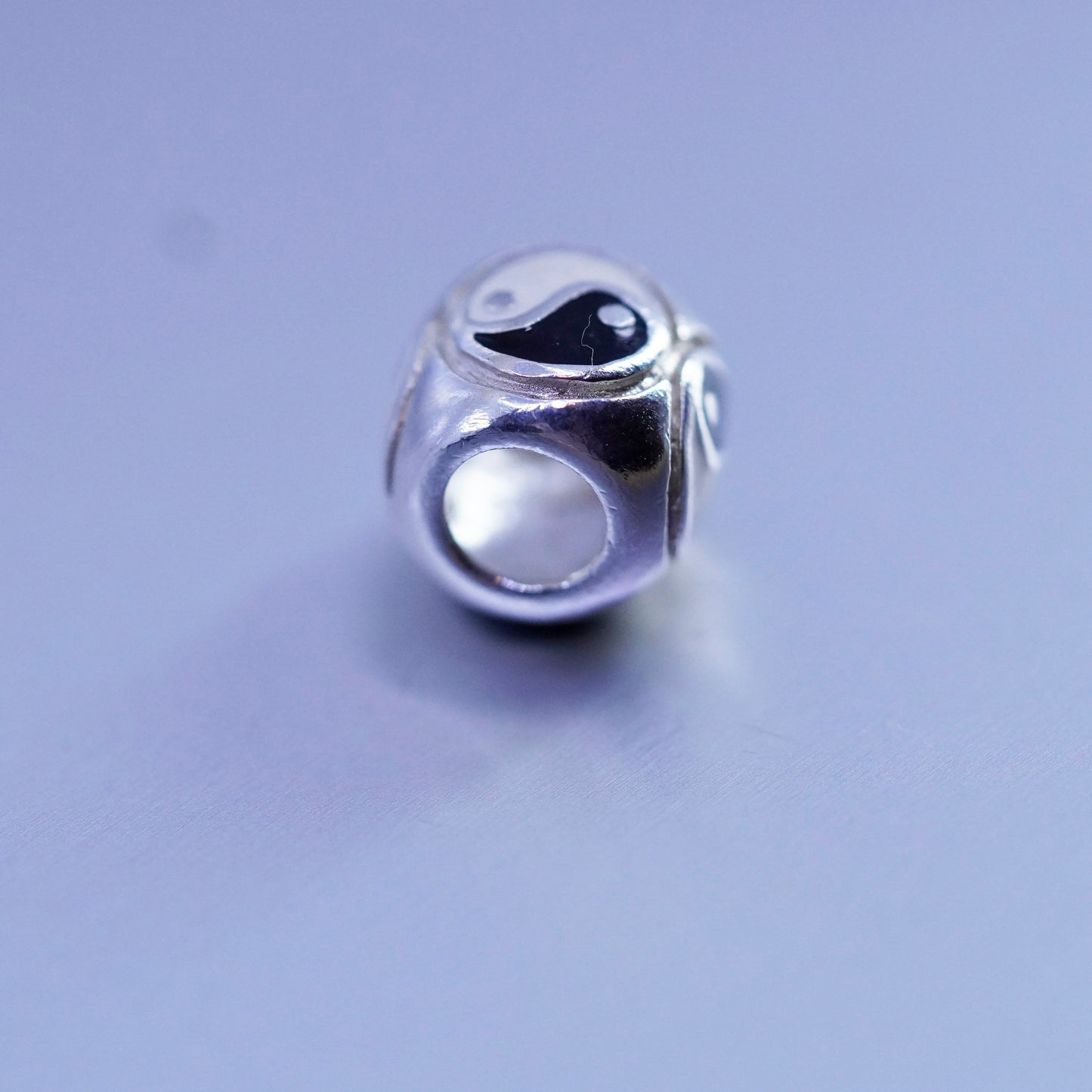 Vintage sterling 925 silver bead pendant with enamel yin and Yang