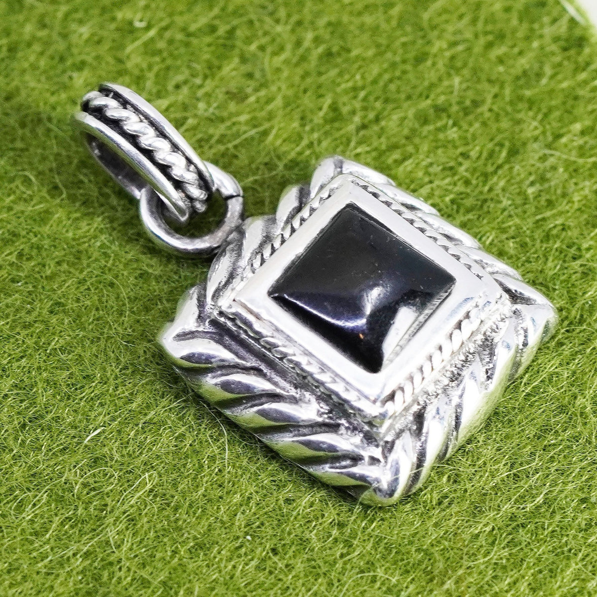 Vintage Mexico Sterling 925 silver handmade pendant with square onyx and cable
