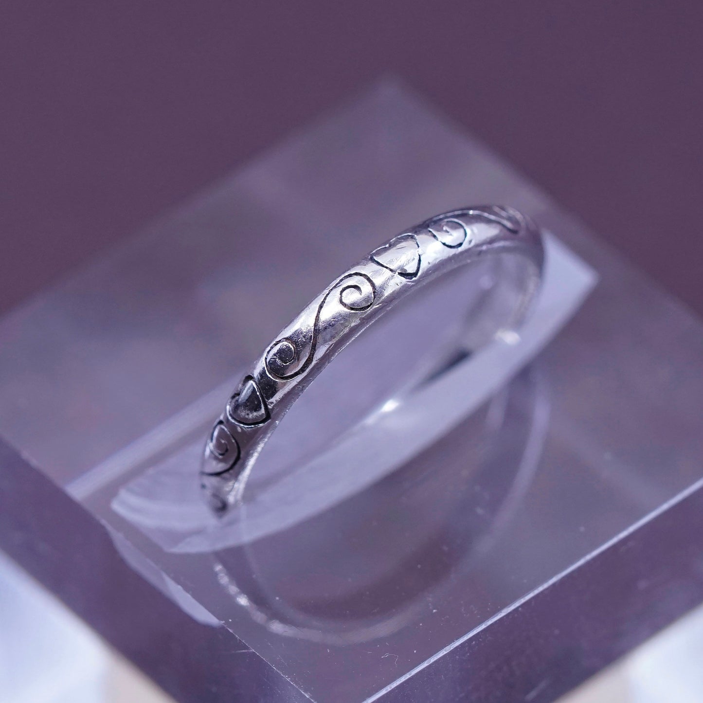 Size 7, vtg sterling silver handmade ring, 925 stackable band embossed Heart