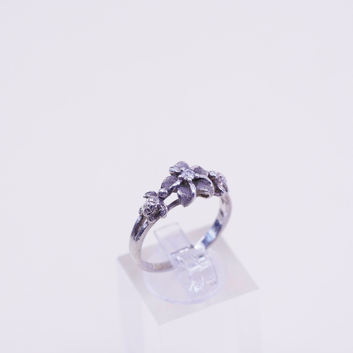 Size 8, Vintage sterling 925 silver plumeria flower with crystal ring