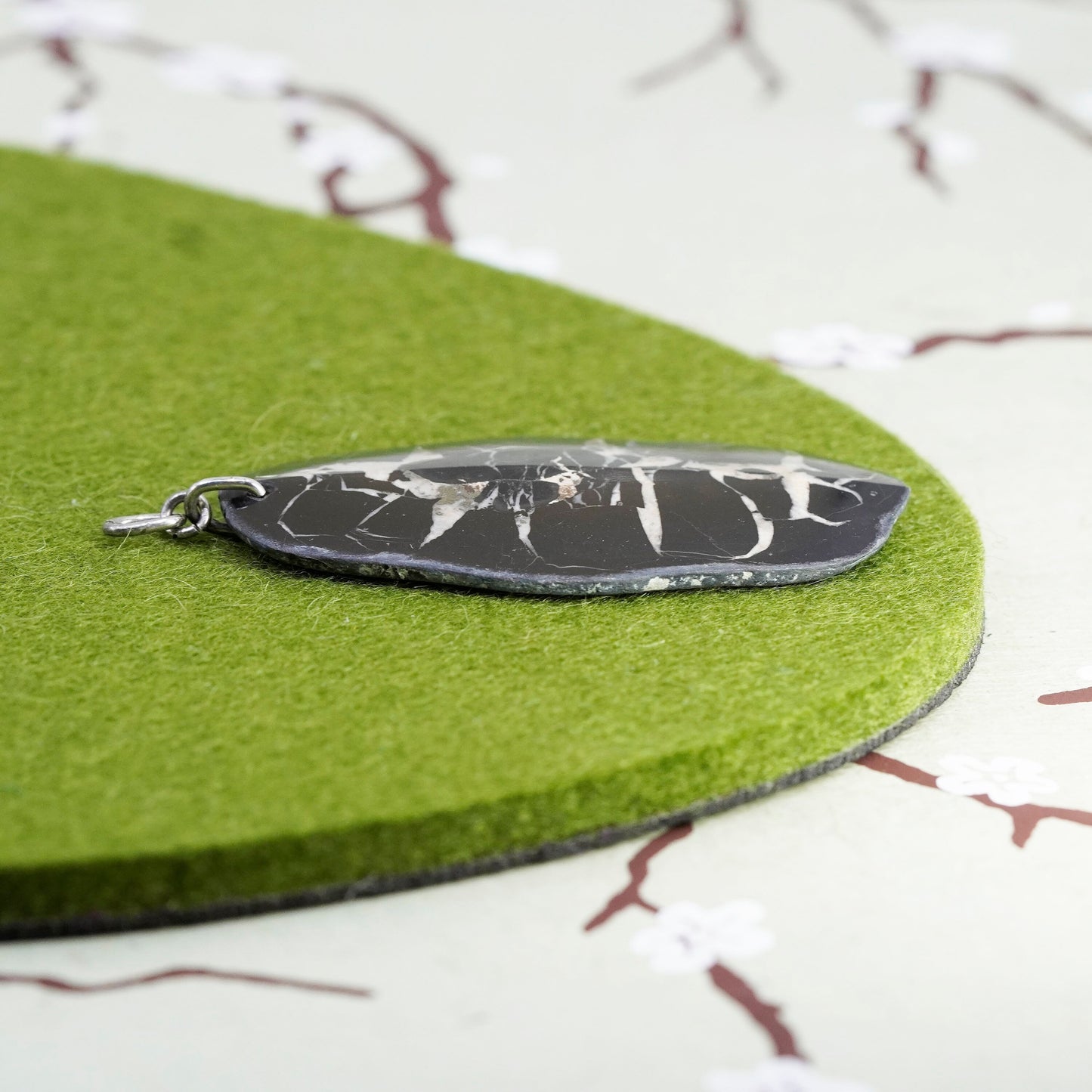 Vintage sterling 925 silver handmade pendant with agate