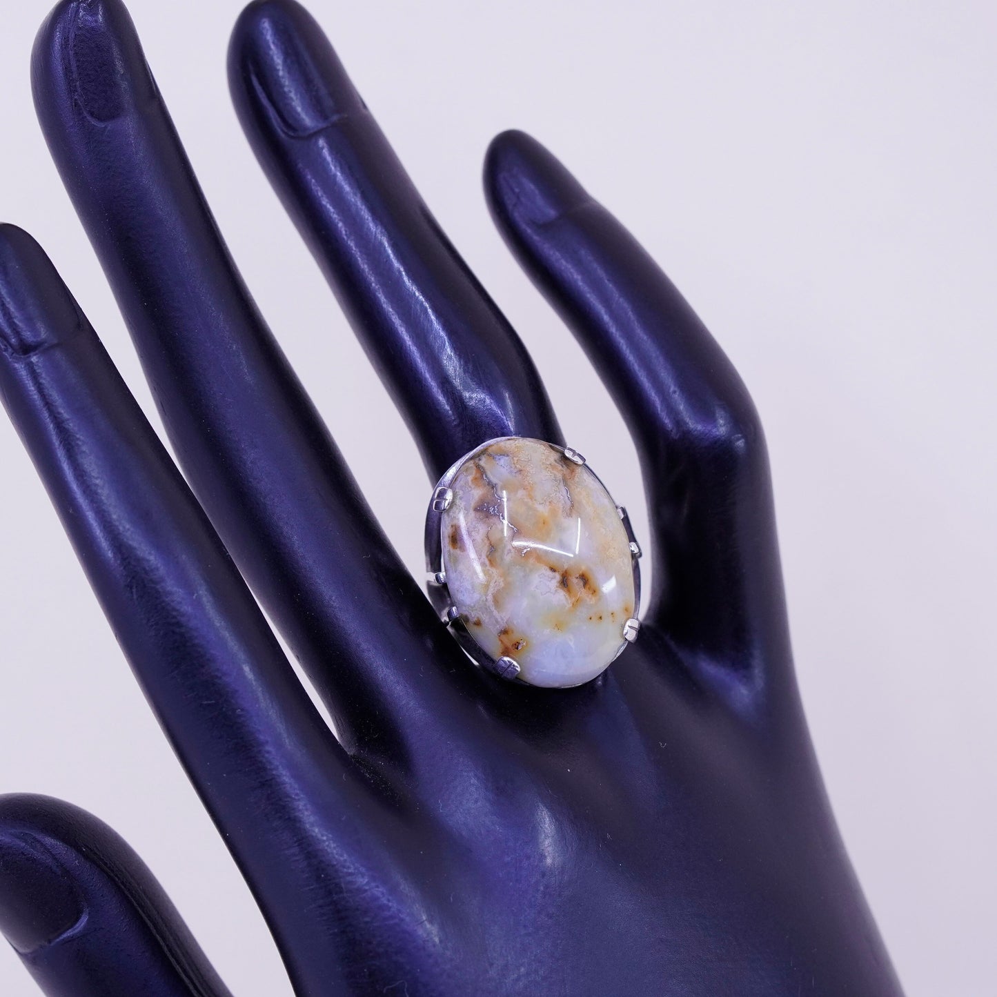 Size 8, vintage Sterling 925 silver handmade cocktail ring with agate