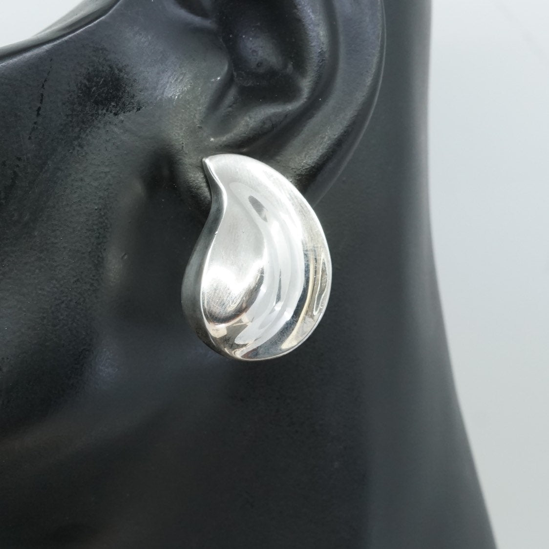Vintage Zina modern Sterling silver handmade clip on, 925 ribbed earrings