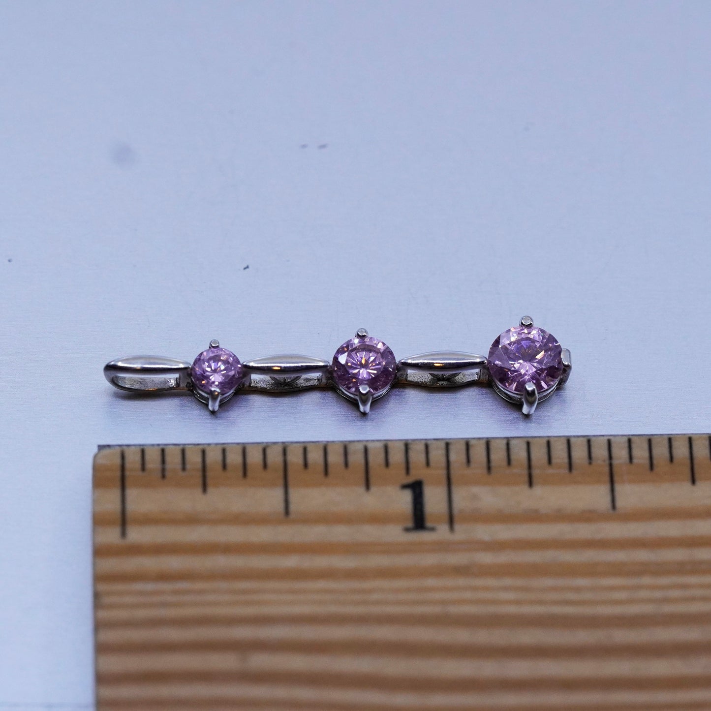 Vintage sterling 925 silver healing pendant with pink crystal