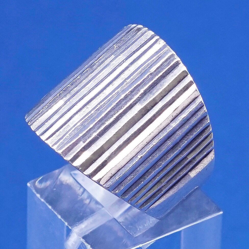Size 7, vtg Sterling silver handmade ribbed ring, mexico 925 statement band