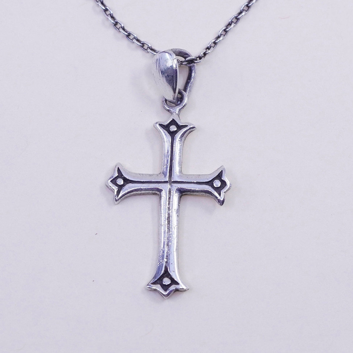 18”, Vintage sterling silver flatten circle link chain cross pendant, necklace