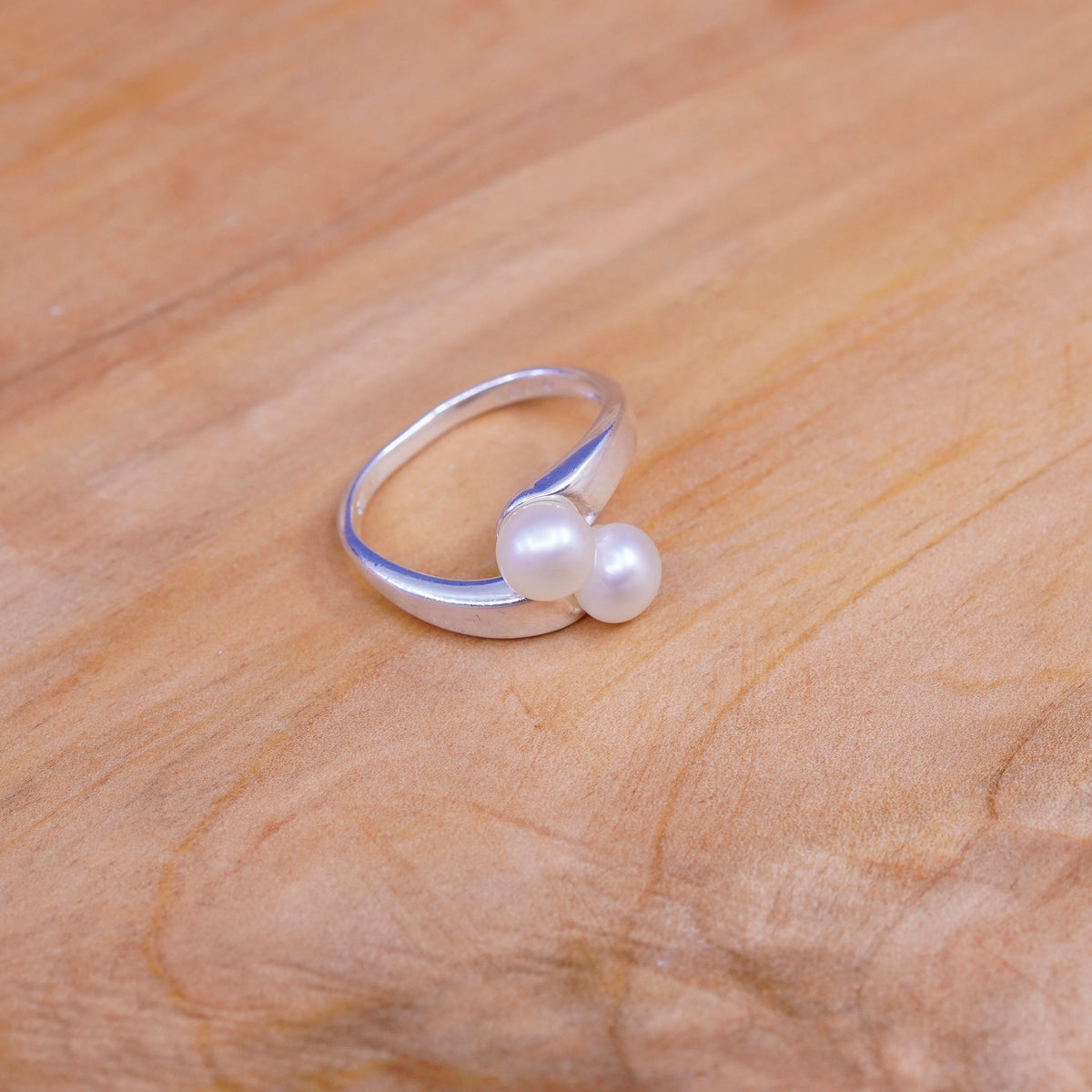 Size 6.5, vintage Sterling 925 silver handmade ring with freshwater pearl