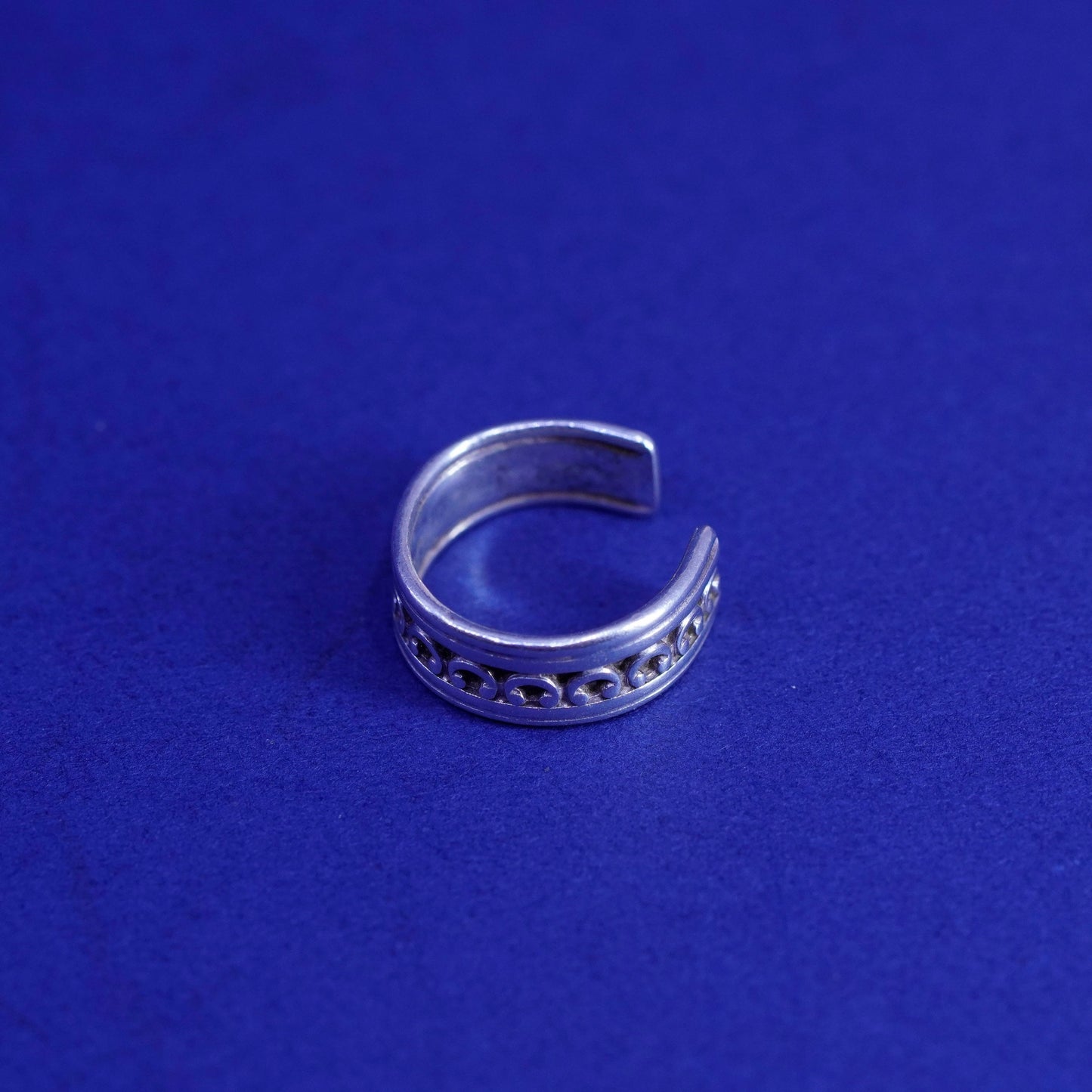 Size 1, vtg Mexico sterling silver handmade toe ring, tiny 925 heart open band