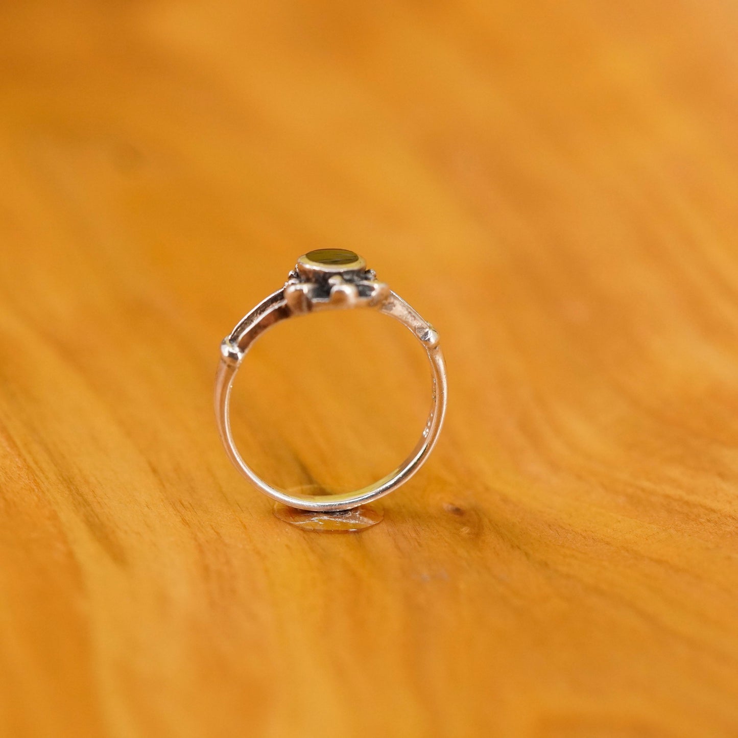 Size 6.5, vintage Sterling 925 silver handmade ring with oval onyx