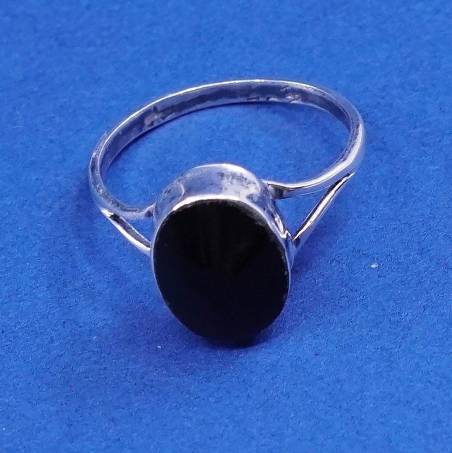 Size 6.5, vtg Sterling silver handmade ring, 925 with obsidian