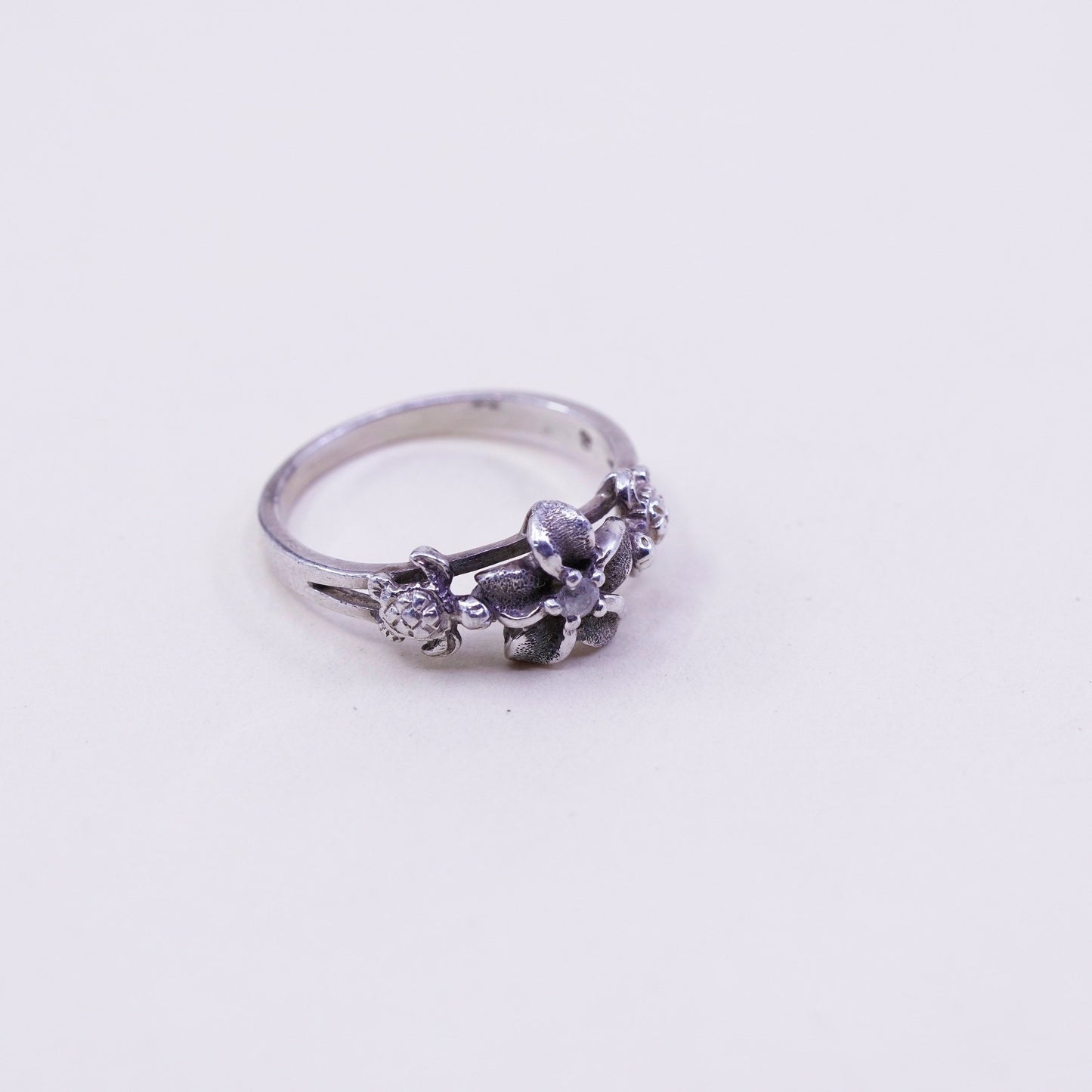 Size 8, Vintage sterling 925 silver plumeria flower with crystal ring