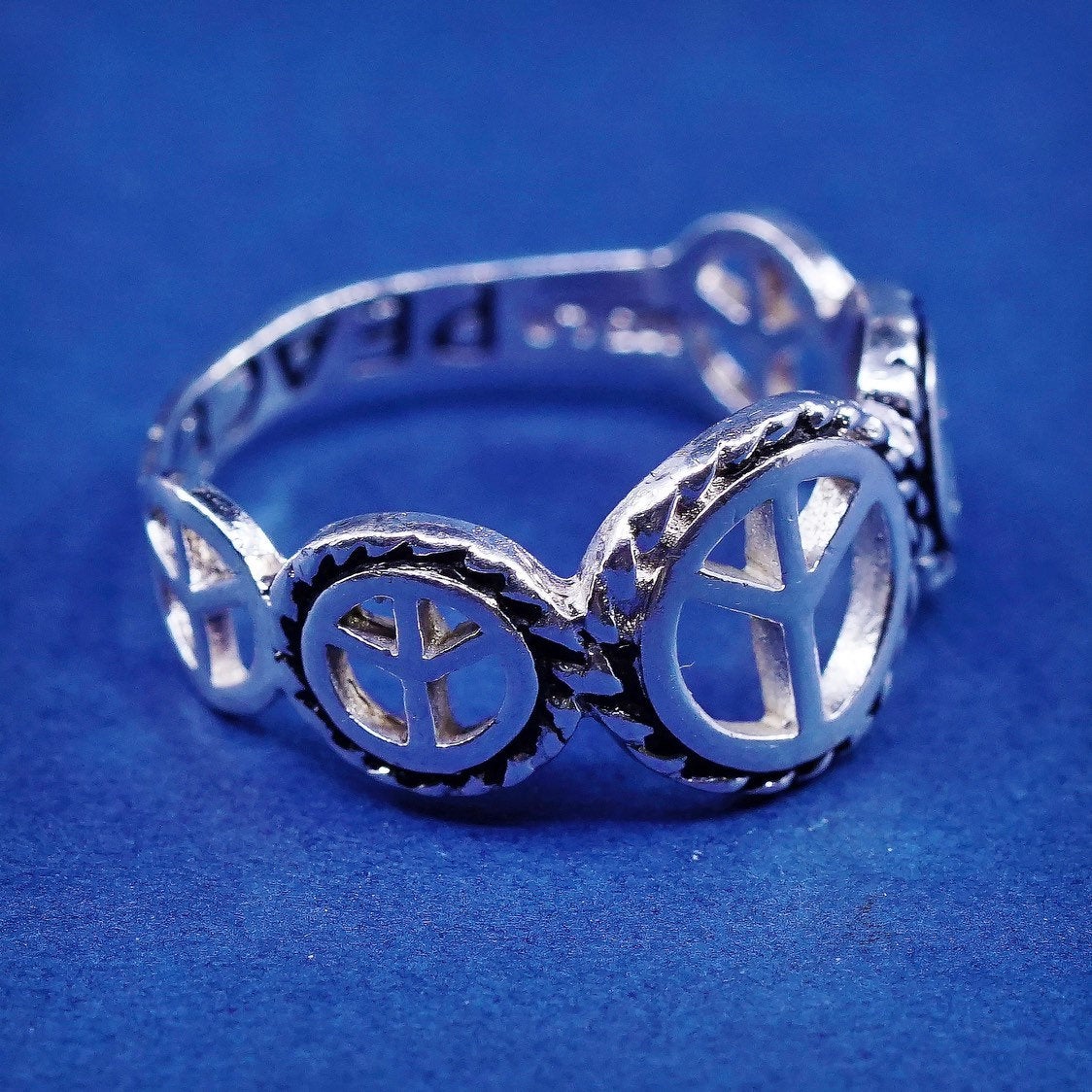 sz 6.75, vtg sterling silver handmade ring, 925 band engraved CND peace symbol