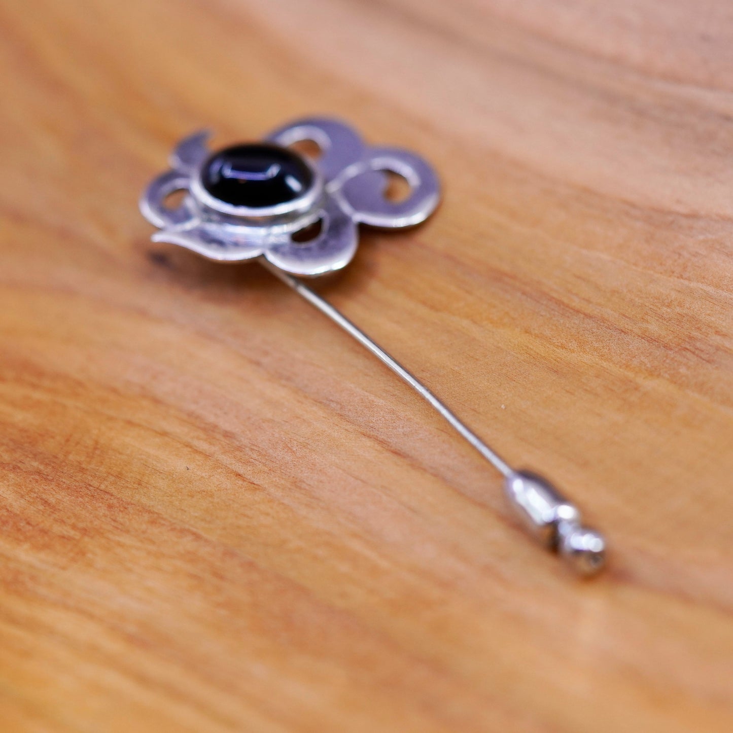 Vintage handmade sterling 925 silver swirly pin with onyx, antique