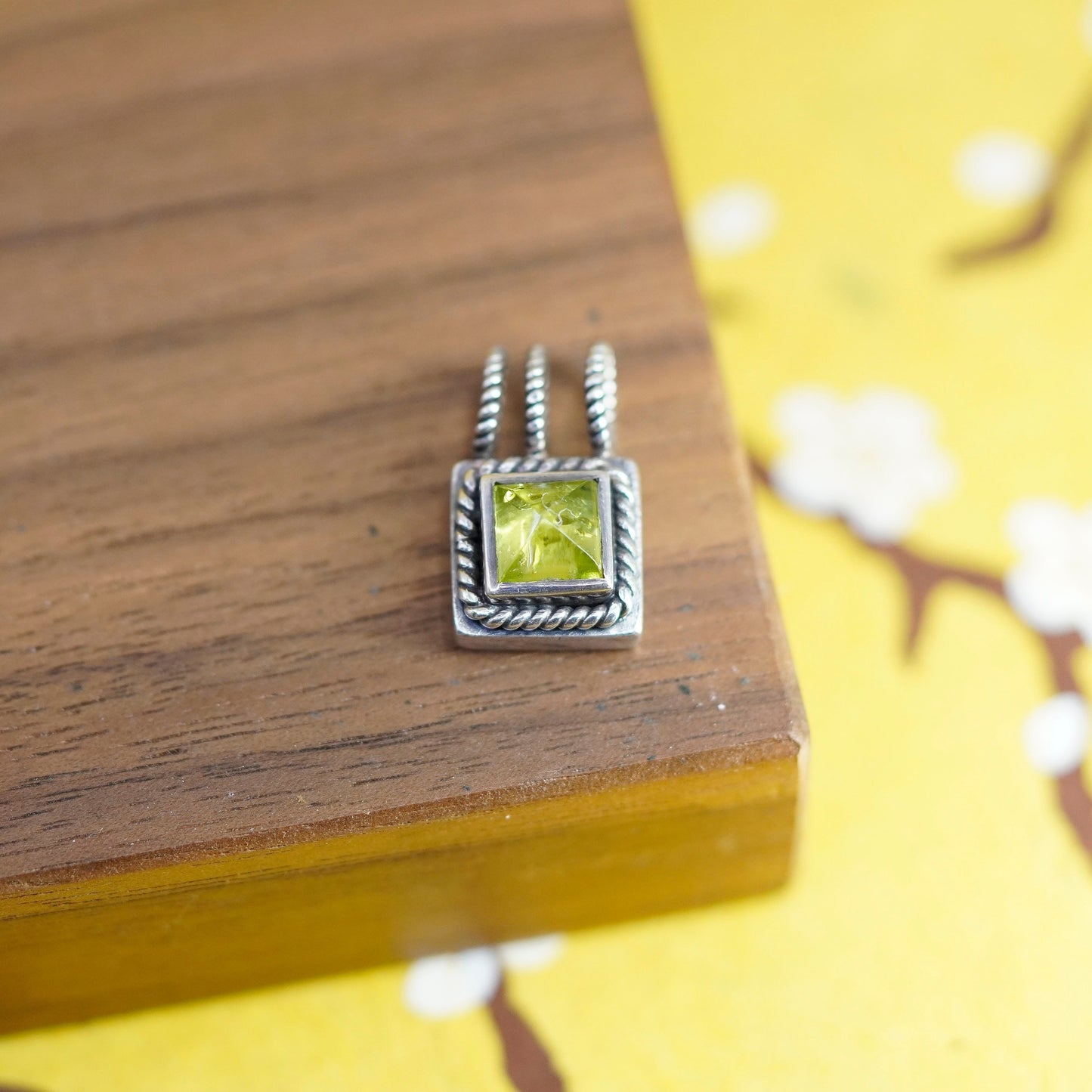 Vintage Sterling 925 silver handmade square pendant with peridot