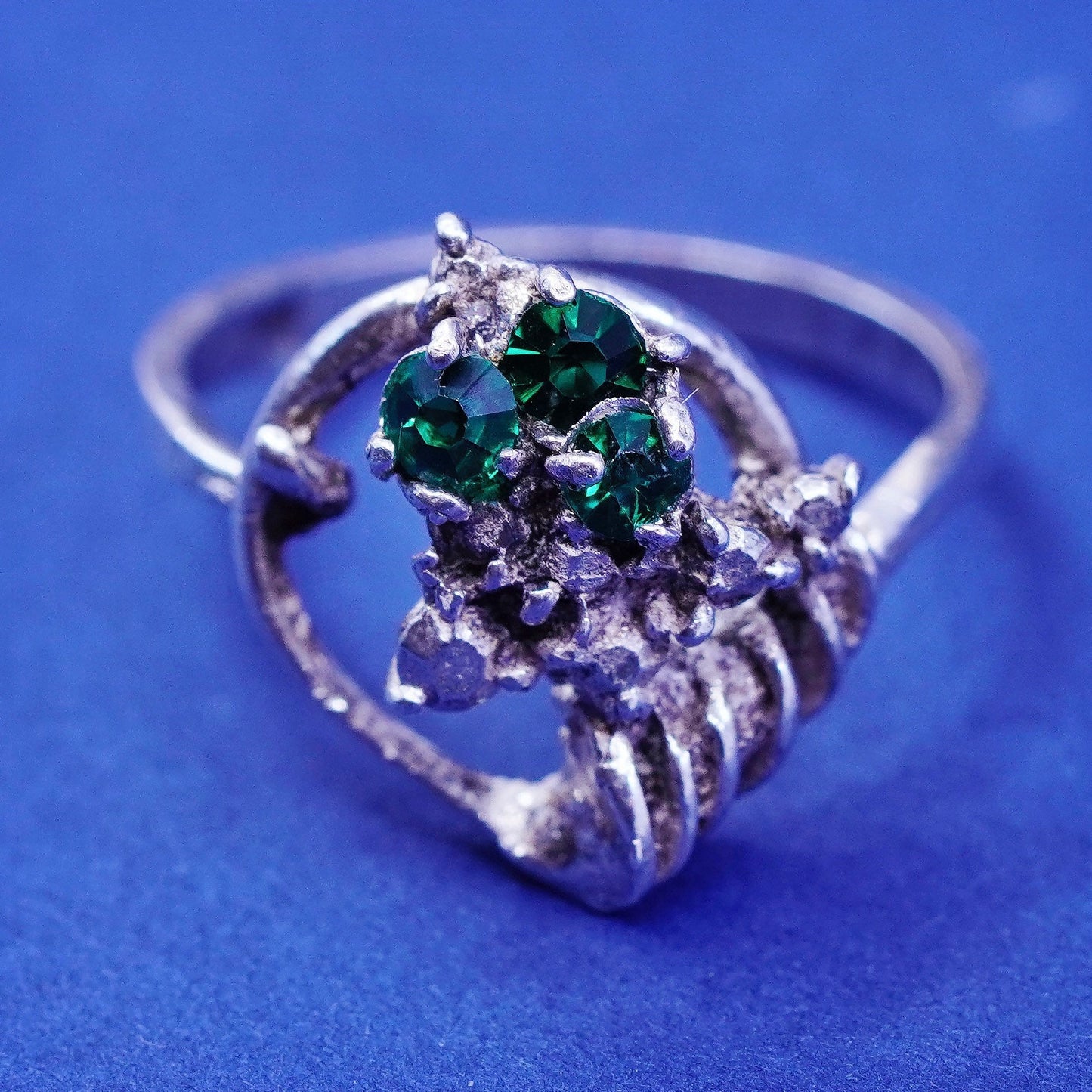 Size 8.75, vintage Sterling 925 silver handmade filigree ring with emerald