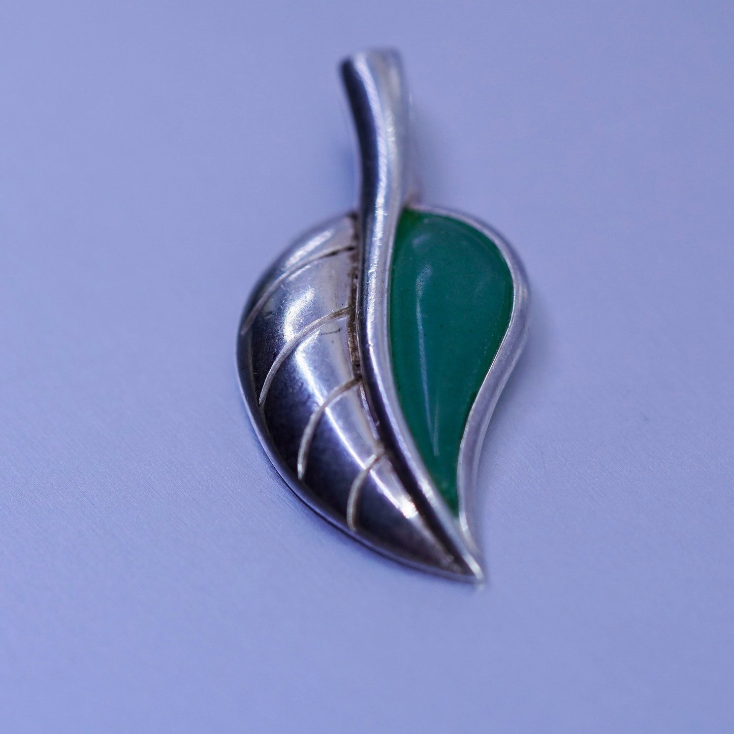 antique sterling 925 silver leaf pendant with green jade