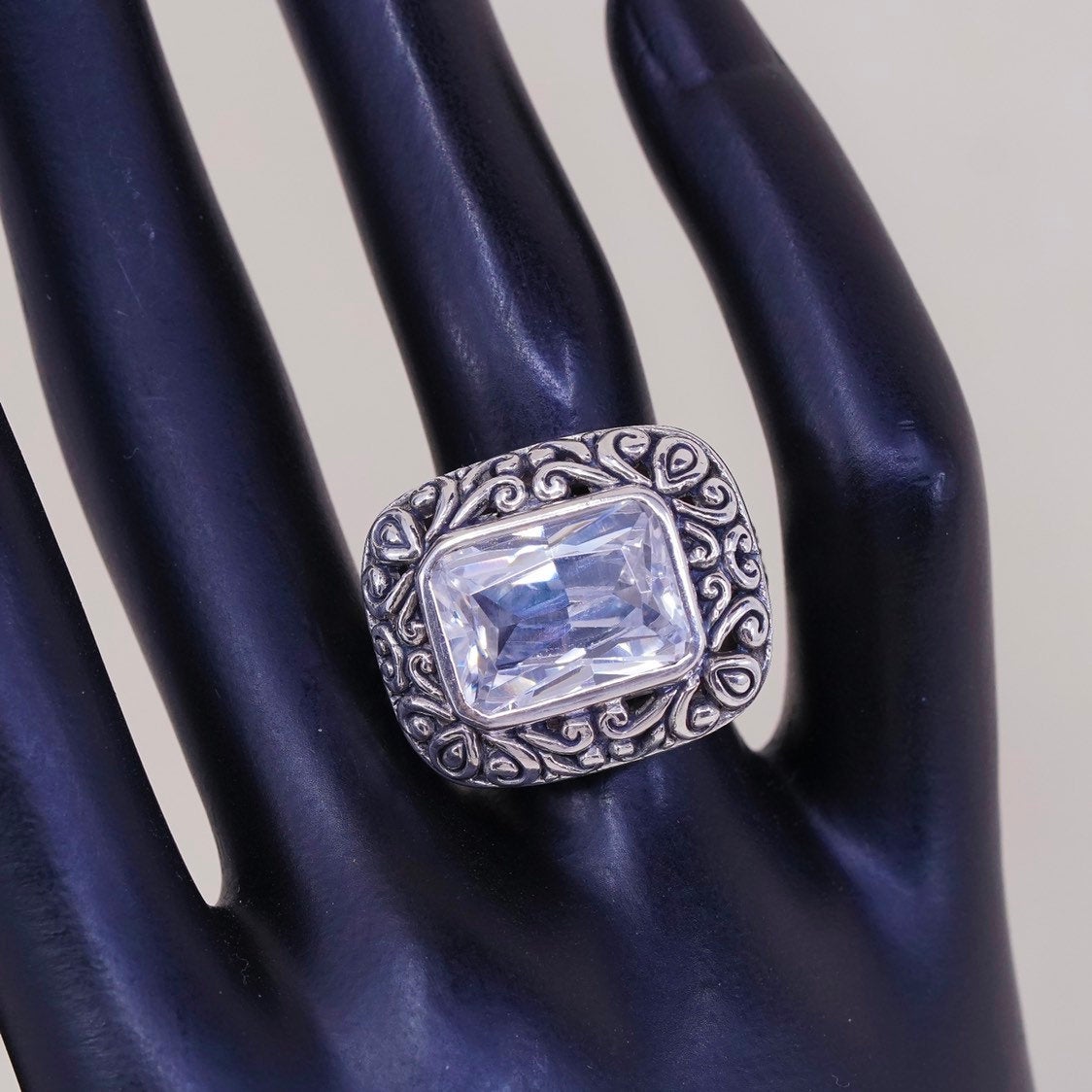 sz 6, vtg Sterling silver ring, 925 w/ CZ cluster, statement ring, Stamped 925