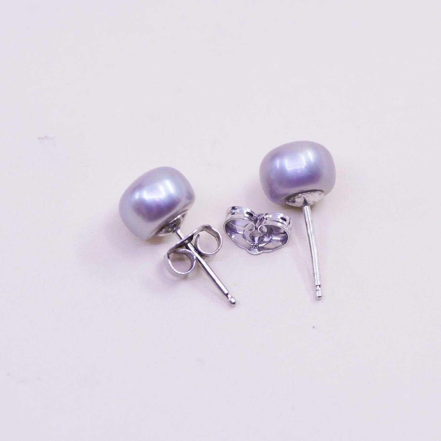 Vintage sterling silver earrings, 925 studs with gray pearl