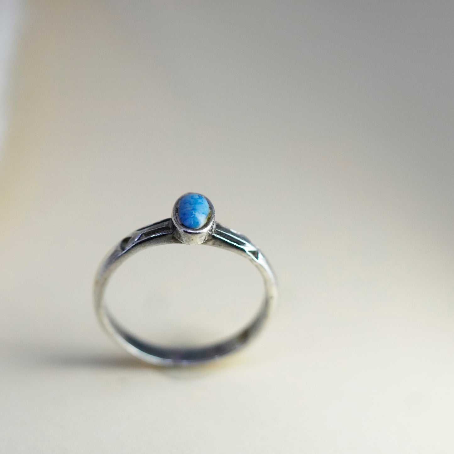 Size 6.75, vtg sterling silver ring, 925 stackable band with denim lapis lazuli