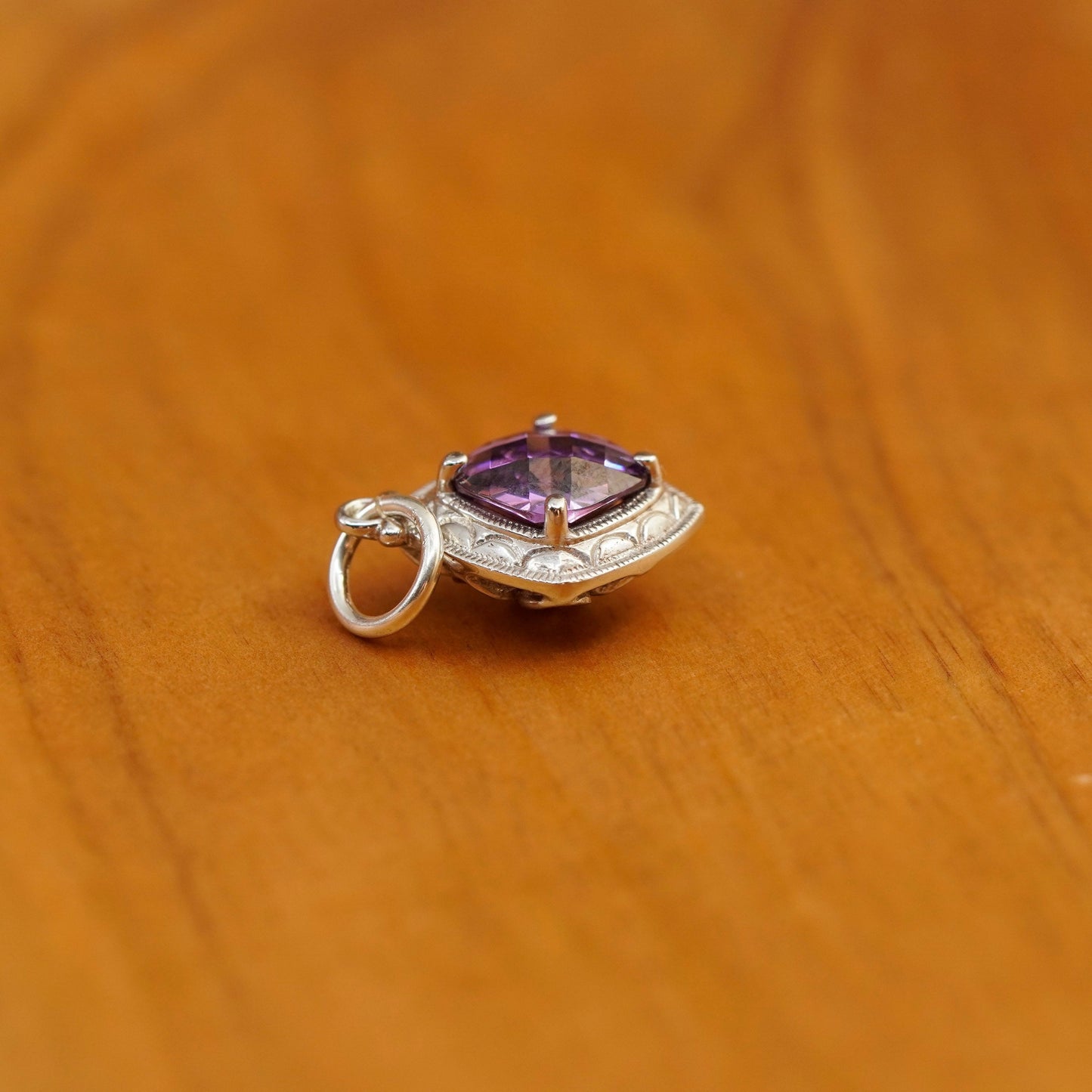 Vintage Sterling 925 silver handmade pendant with diamond shaped amethyst