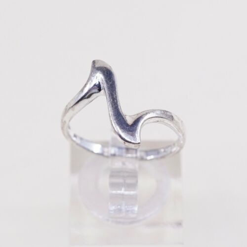 Size 8, vintage Sterling silver handmade ring, solid 925 silver Heart beat Band