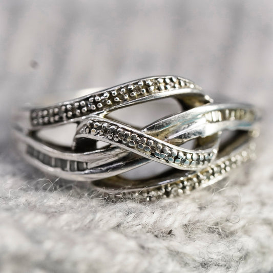 Size 7, vintage Sterling 925 silver entwined ring with genuine diamond