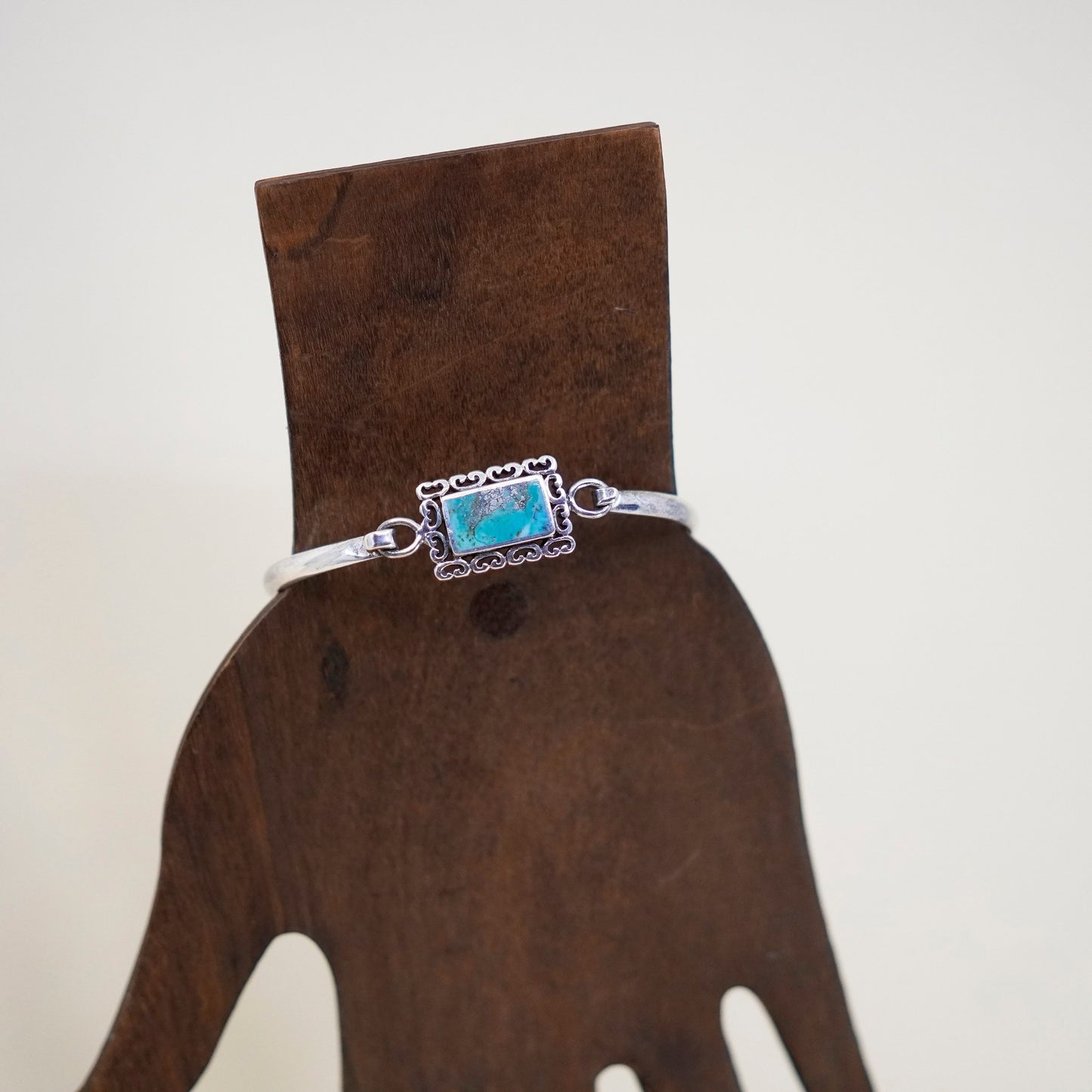 6.75”, Vintage sterling silver hinged bangle bracelet with turquoise inlay