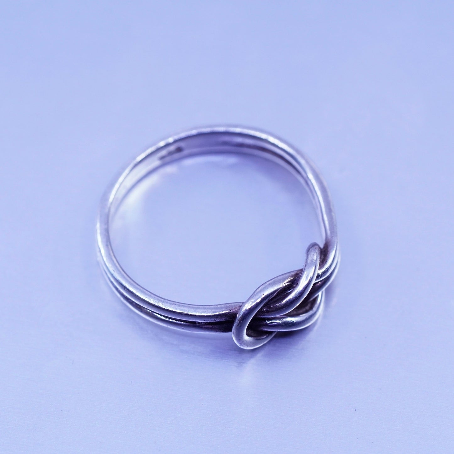 Size 8.5, vintage Sterling 925 silver handmade ring, knotted band