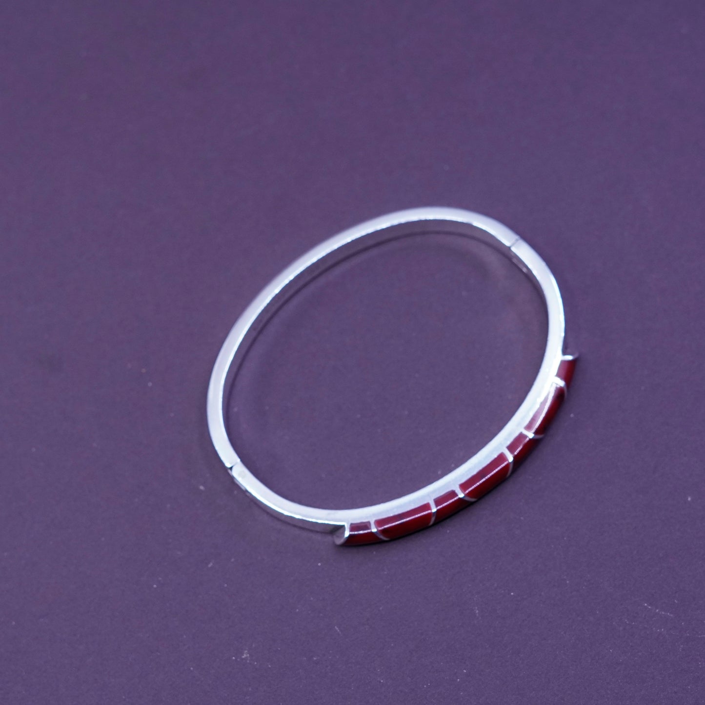 7”, vtg Sterling silver handmade bracelet, 925 hinged bangle with red jasper