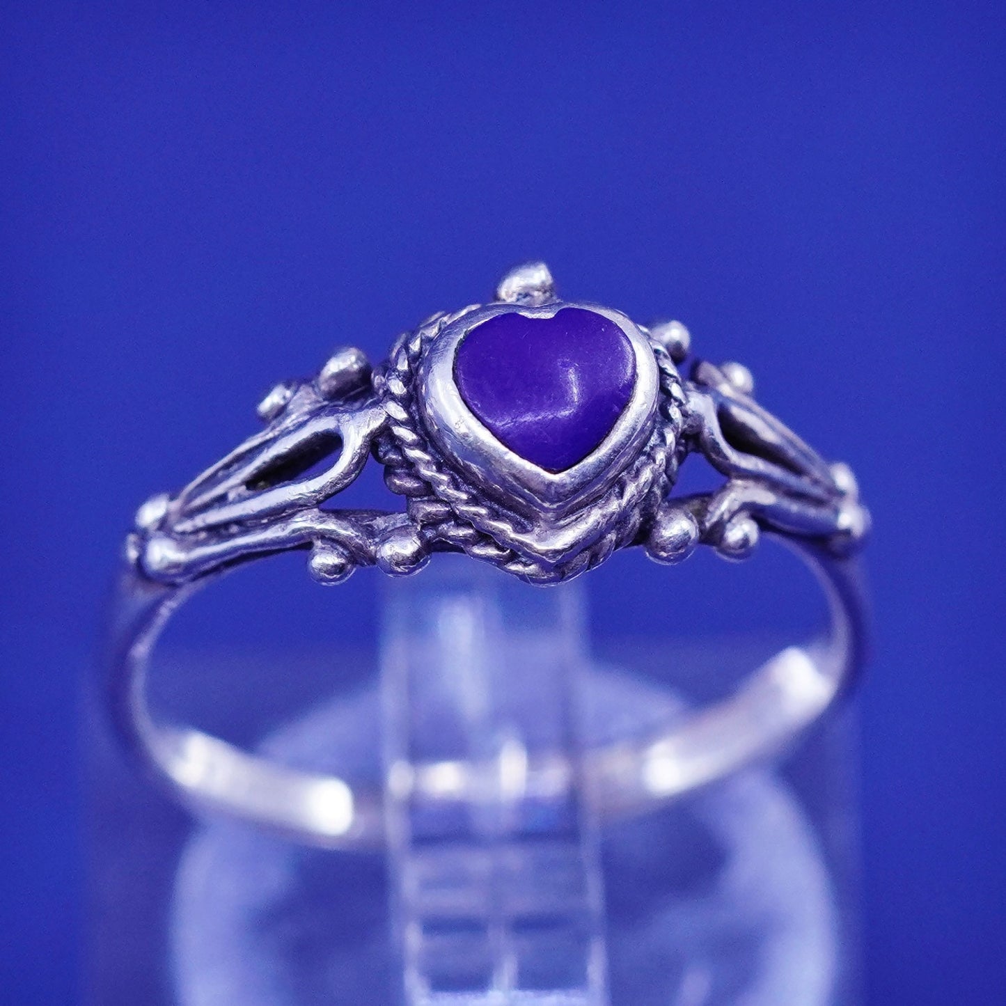Size 7, vintage Sterling 925 silver handmade ring with blue heart onyx beads