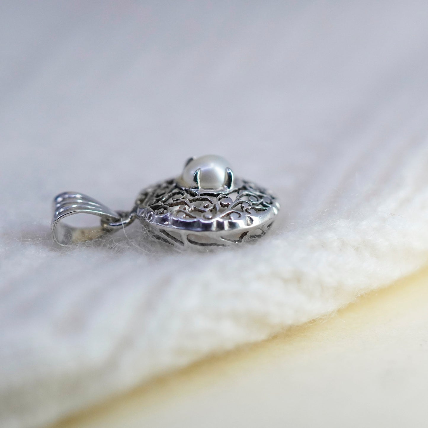Vintage handmade sterling 925 silver filigree pendant with pearl