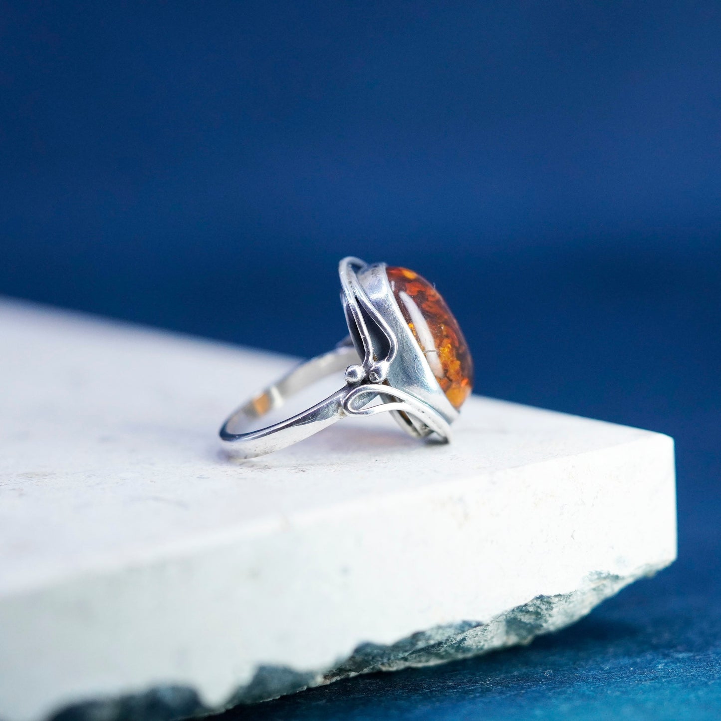 Size 7.25, vintage sterling 925 silver handmade ring with oval Amber