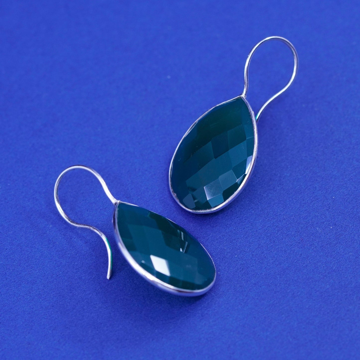 Vintage sterling 925 silver handmade earrings with teardrop emerald