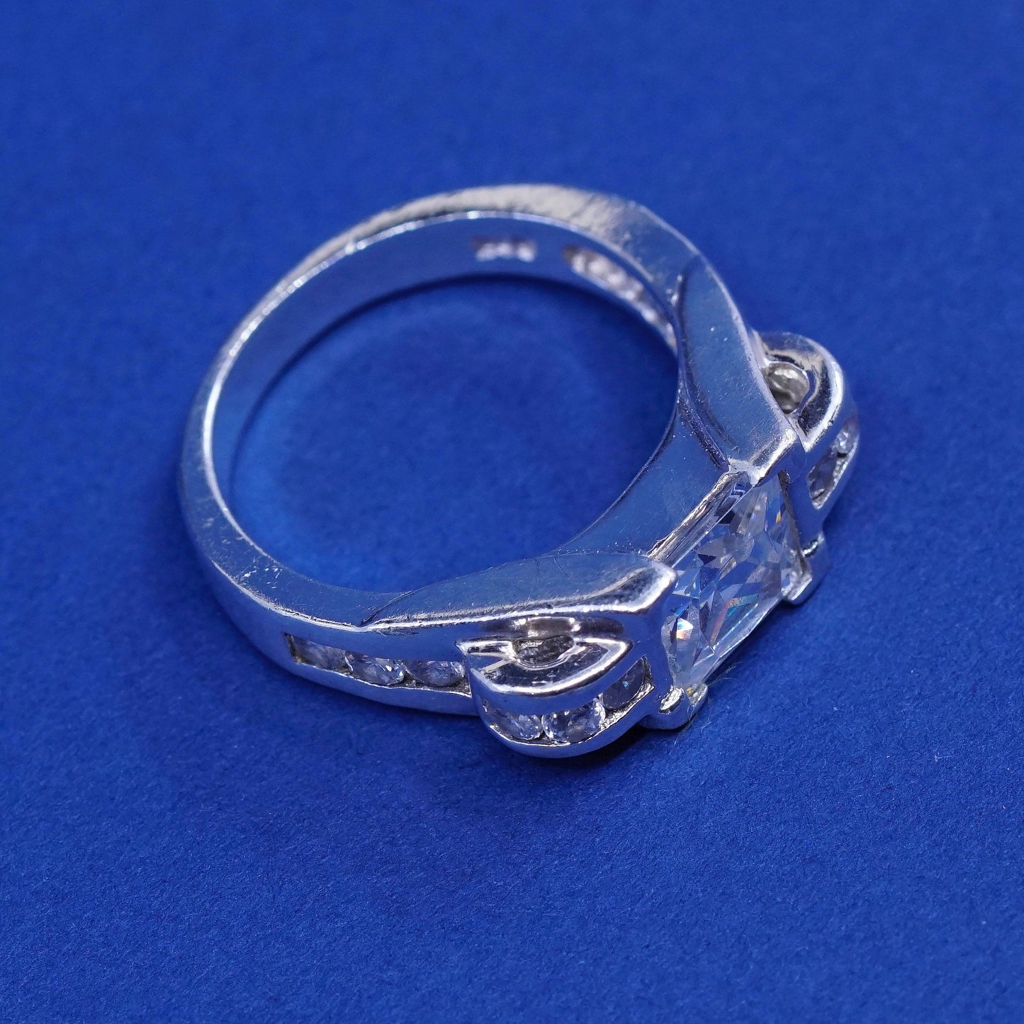 Size 7, vintage Sterling silver engagement ring, 925 band w/ clear