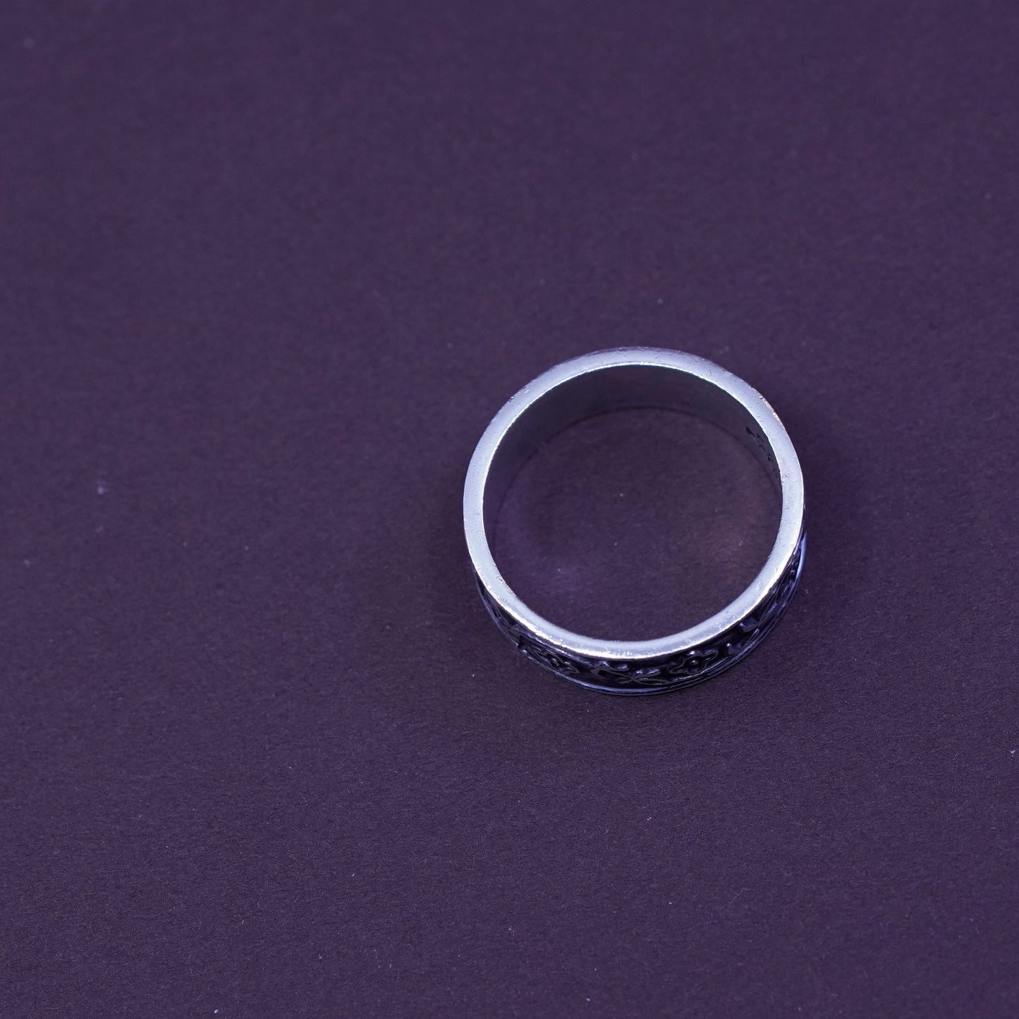 Size 8.5, vtg Sterling silver handmade ring, 925 band embossed flower and vine