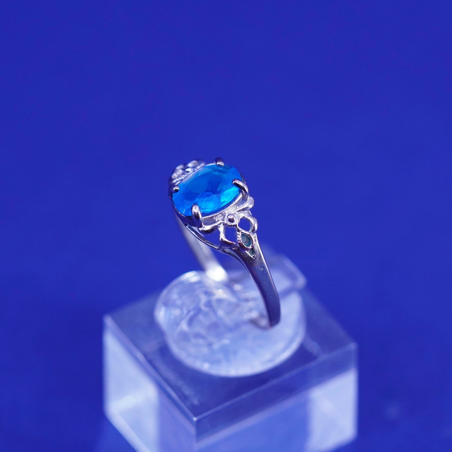 Size 6.25, vintage sterling 925 silver handmade ring with blue crystal
