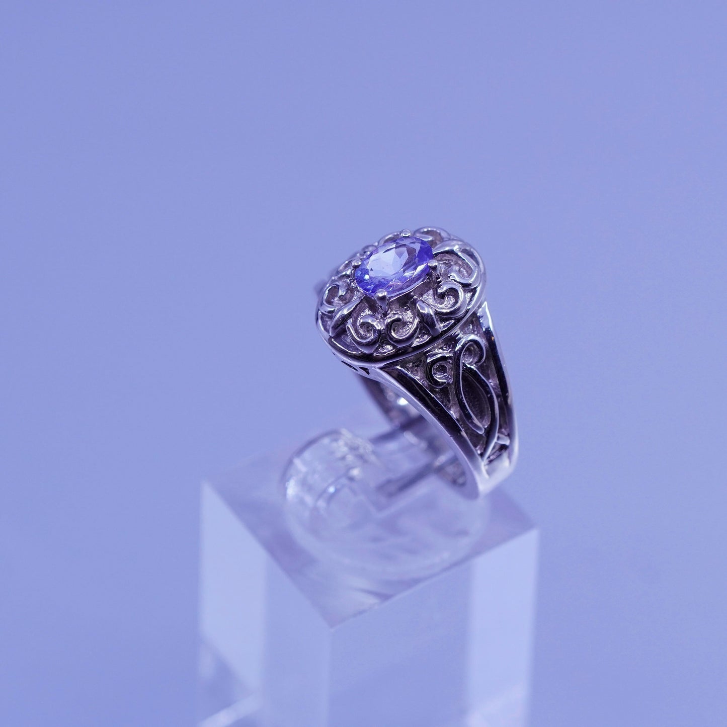 Size 7, vintage Sterling 925 silver handmade filigree ring with amethyst